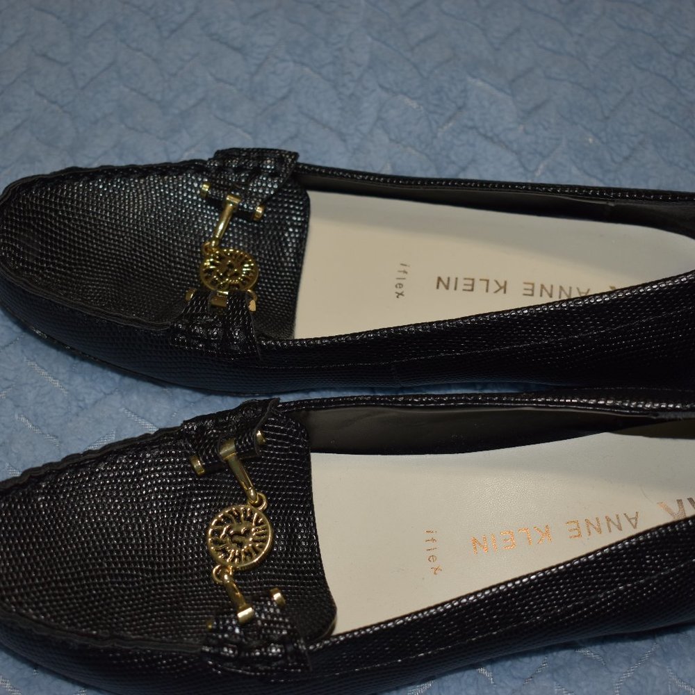 shoes - Picture 3 of 4